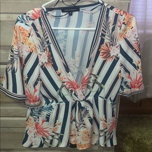 Loose fit blouse with flowers